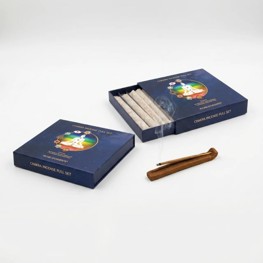 Chakra Discovery Incense Full Set – 4,5 inches – Incenso Naturale 7x7 + Portaincenso in Terracotta Immagine principale del prodotto