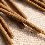 Feen-Räucherset Komplett – 49 Sticks + Terrakotta-Räucherstäbchenhalter – Natürliche Räucherstäbchen